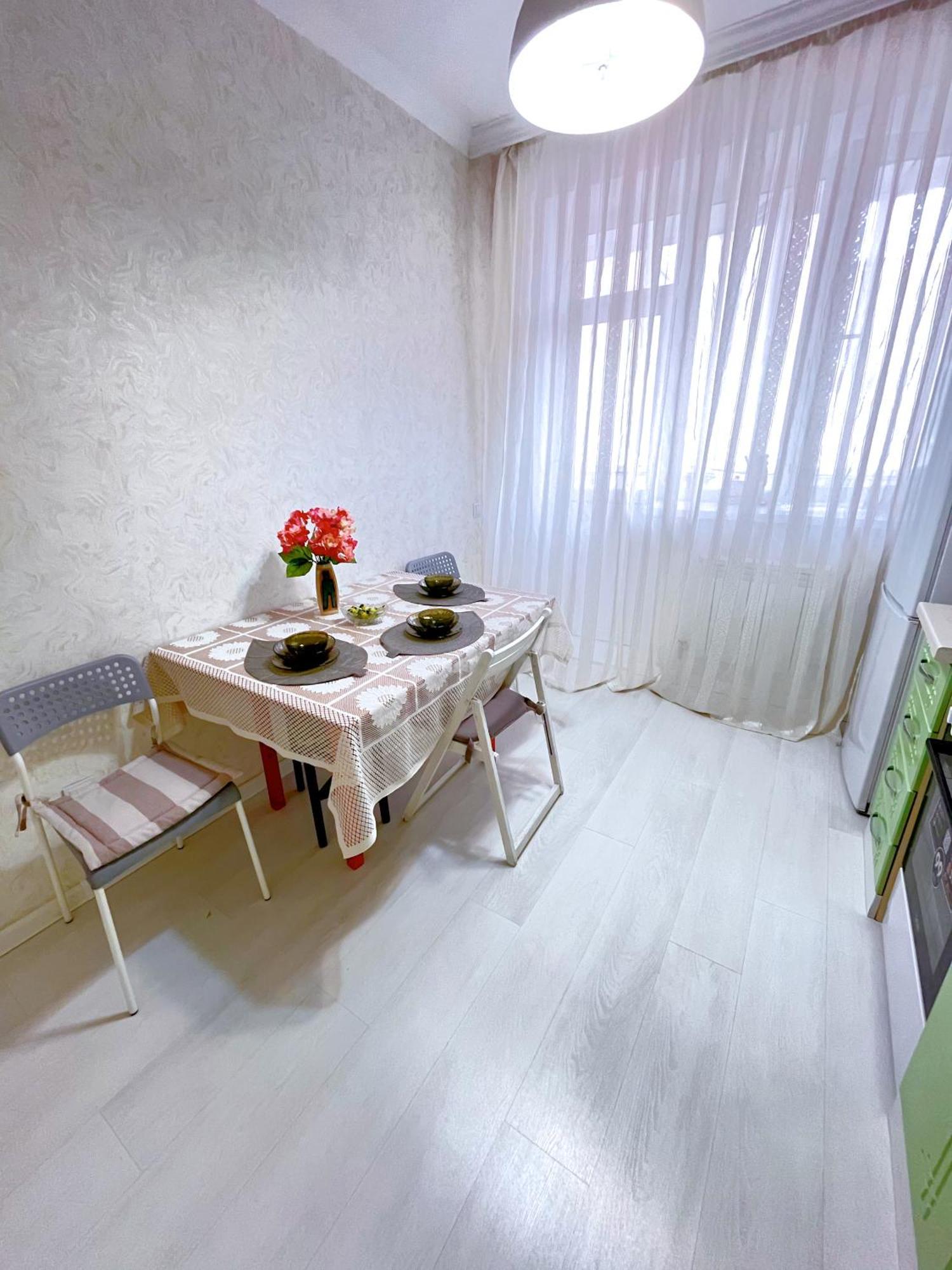 Go To Mercury Apartment Астана Екстериор снимка